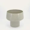 CACHE-POT EN FER GRIS CLAIR MOUCHETÉ