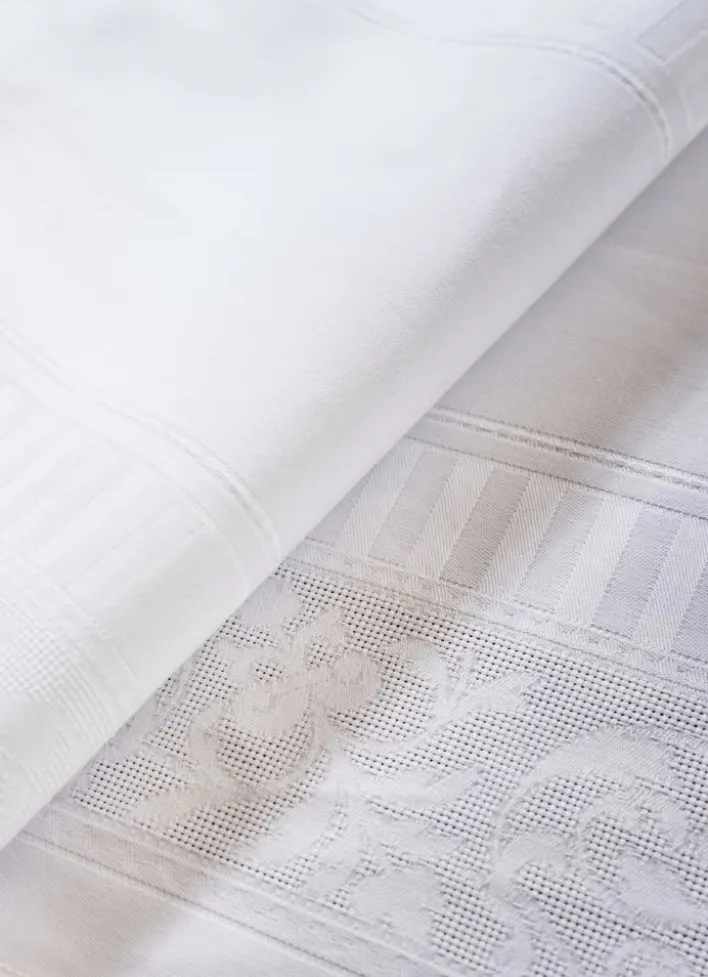 CHEMIN DE TABLE EN JACQUARDBLANC