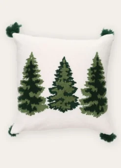 COUSSIN BRODÉ MOTIFS SAPINS AVEC POMPONS MULTICOLORE