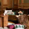 COUSSIN À CARREAUX EN LAINAGE JACQUARD ROUGE