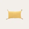 COUSSIN EN COTON UNI AVEC POMPONS EN JUTE JAUNE MIMOSA