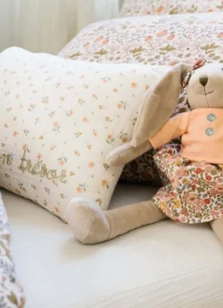 COUSSIN EN GAZE DE COTON FLEURS ET BRODERIE ÉCRU