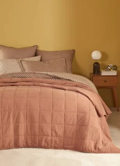 COUVRE-LIT MATELASSÉ UNI MARRON