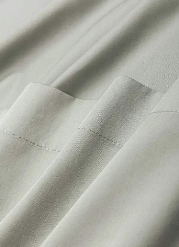DRAP PLAT EN SATIN DE COTON UNI VERT DE GRIS