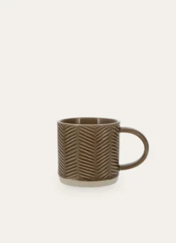 MUG EN GRÈS MOTIF CHEVRON RUSTIQUE MARRON