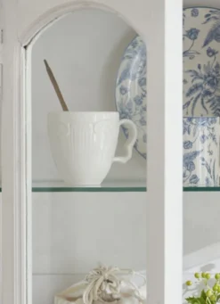 MUG EN GRÈS ORNEMENTÉ CREME
