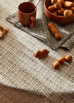 NAPPE EN COTON ENDUIT IMPRIMÉ PETITES FLEURS BLANC/GRIS