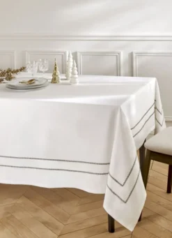 NAPPE EN COTON FLAMMÉ BRODÉE ANTI-TACHE TIBO BLANC