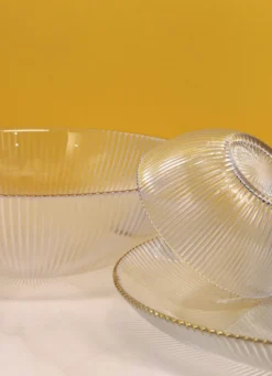 PLAT DE PRESENTATION EN VERRE ÉCLATANT TRANSPARENT