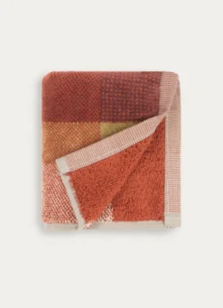 SERVIETTE INVITÉ EN VELOURS À CARREAUX ROUGE FONCÉ