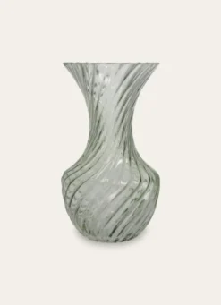 VASE EN VERRE TRAVAILLÉ DE STYLE ROMANTIQUE TRANSPARENT